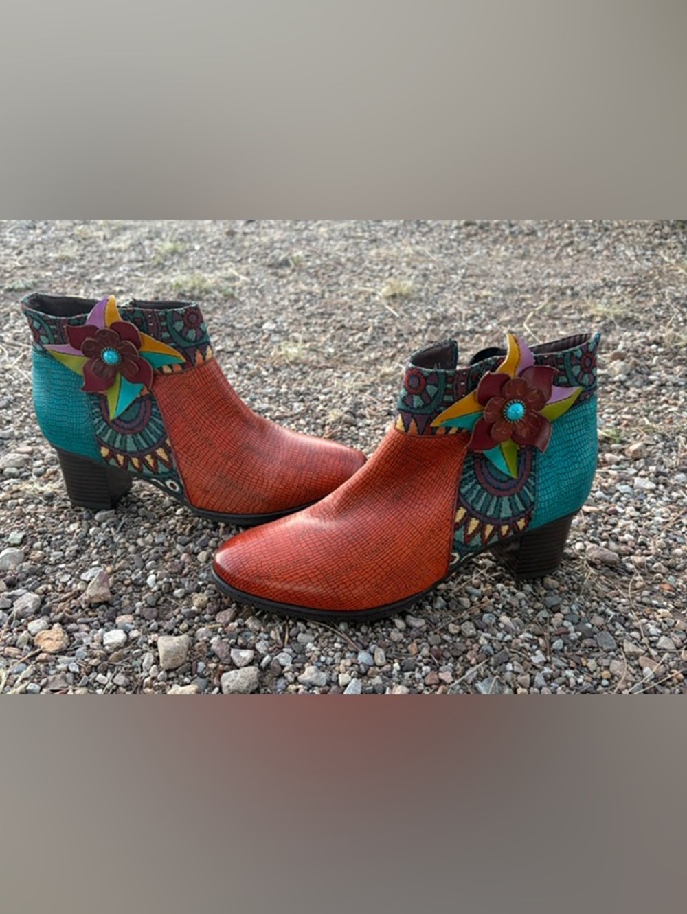 Beautiful Socofy Retro  Floral Accent Ankle Booties - Size 41